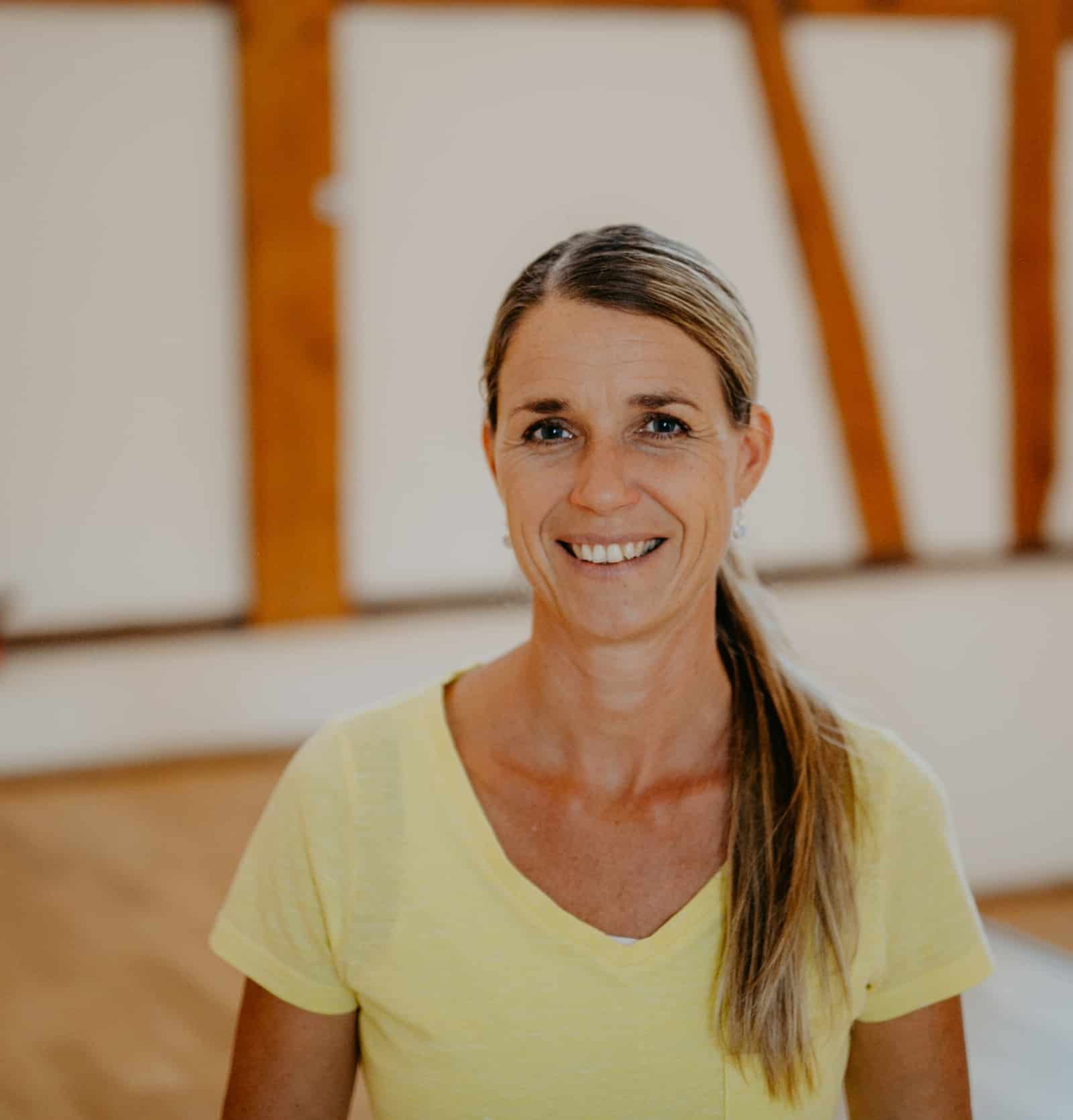 Carolin Bog - Hatha Yoga nach Sivananda (BYV)
